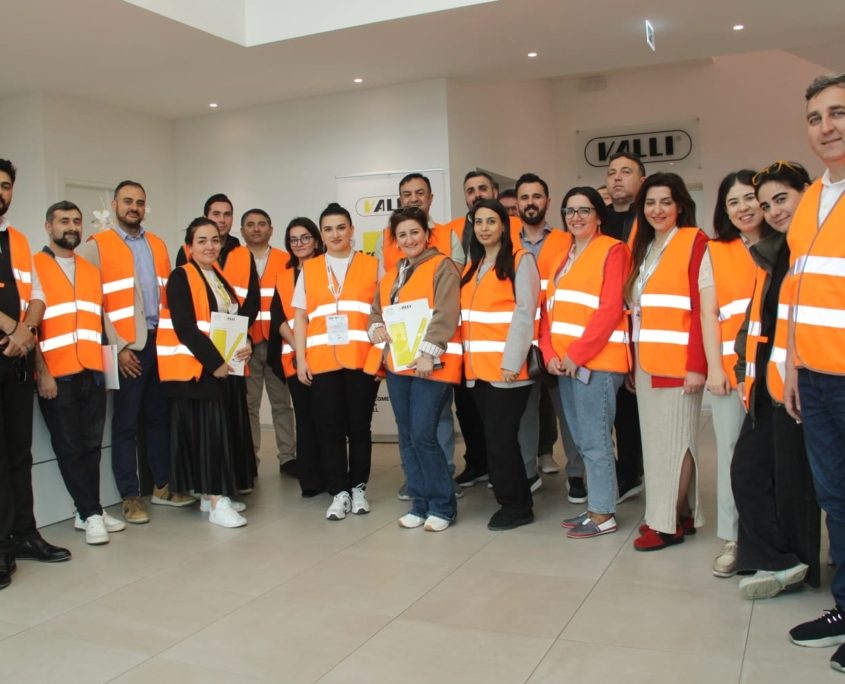 Delegation from Azerbaijan visiting Valli S.r.l. - 1
