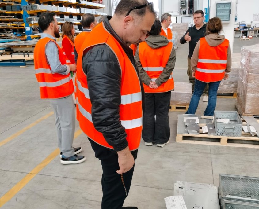 Delegation from Azerbaijan visiting Valli S.r.l. - 4